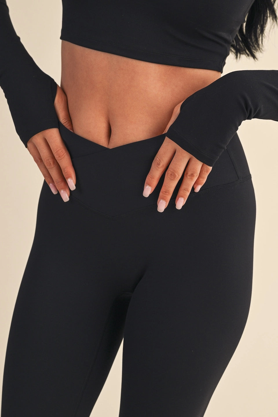 KIM STUDIO CROSSOVER LEGGINGS (BLACK)