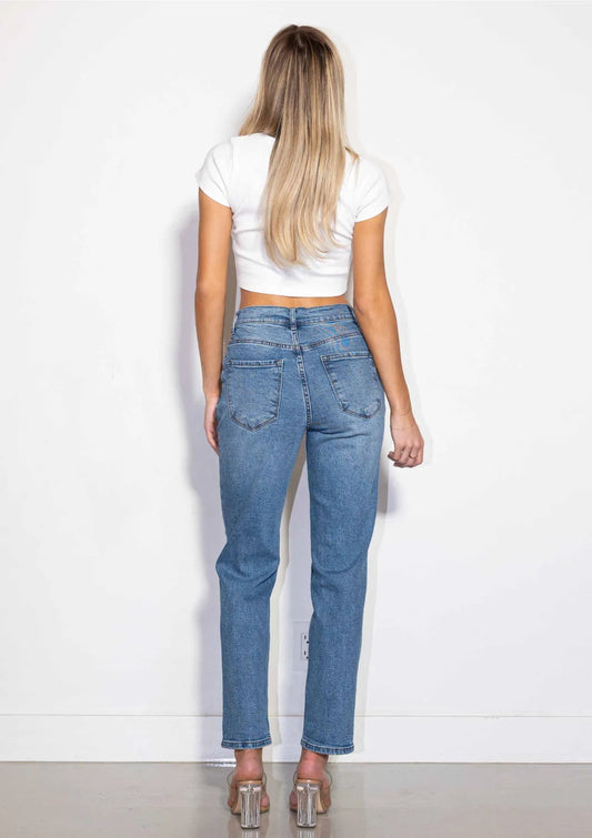 The Arlo Pleated High Waisted Mom Jeans (Medium Wash)