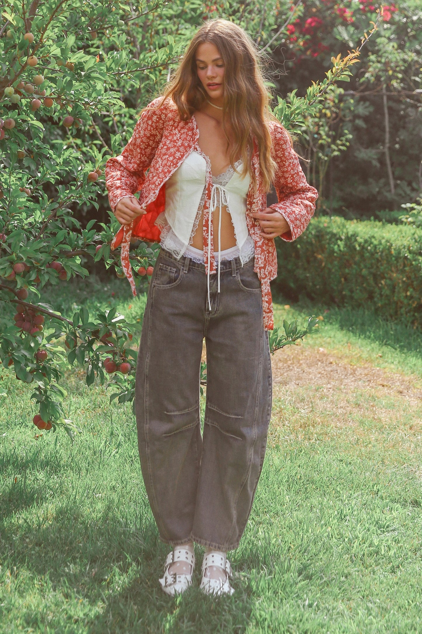 TONI BARREL RELAXED FIT JEANS (DARK DENIM)