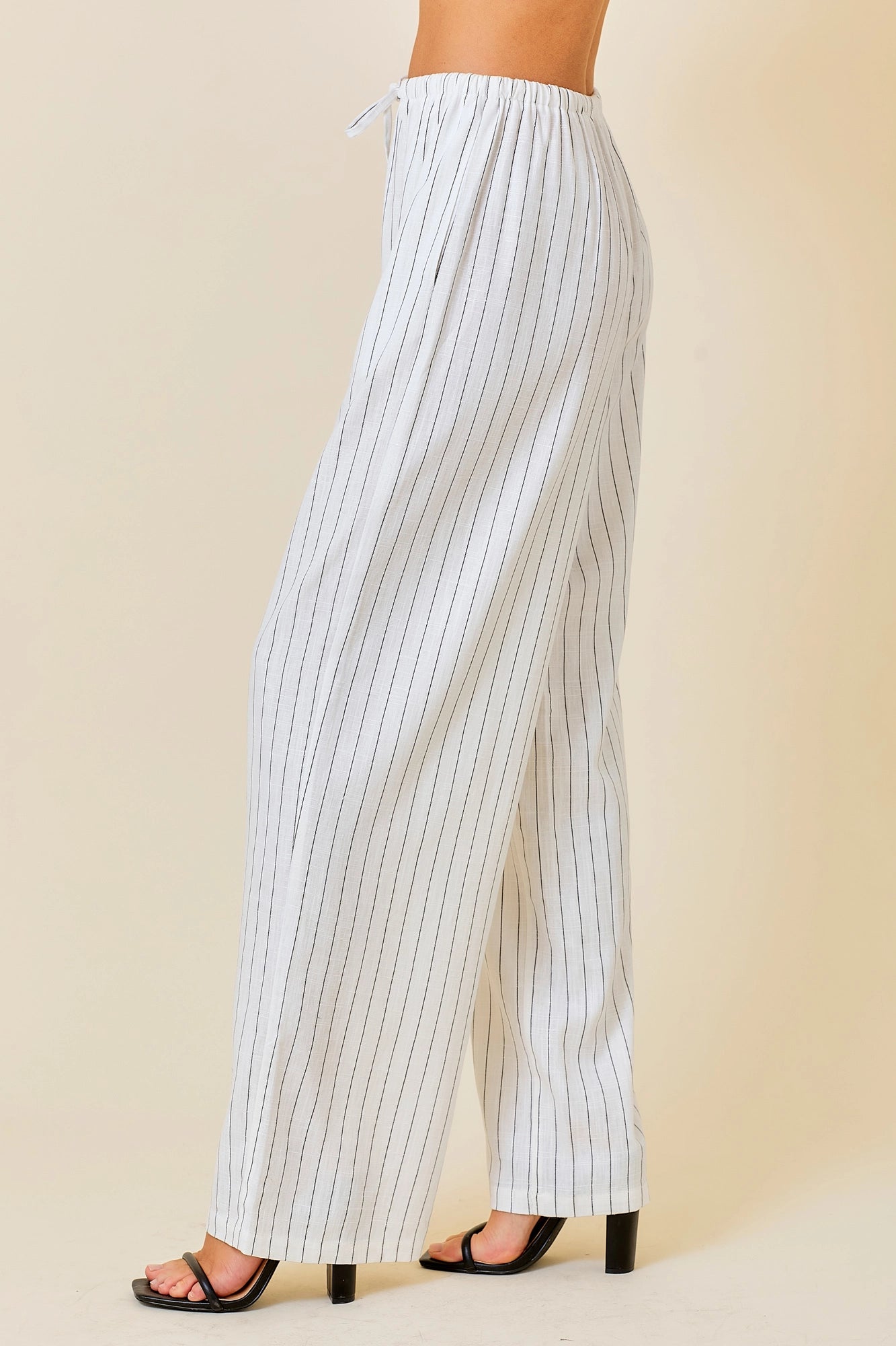 The Hamptons Striped Linen Set (White)