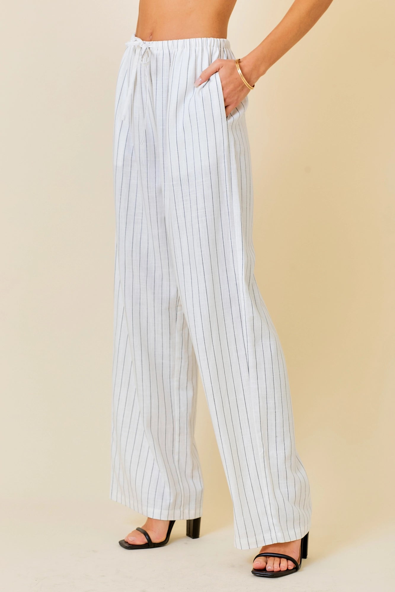 The Hamptons Striped Linen Set (White)