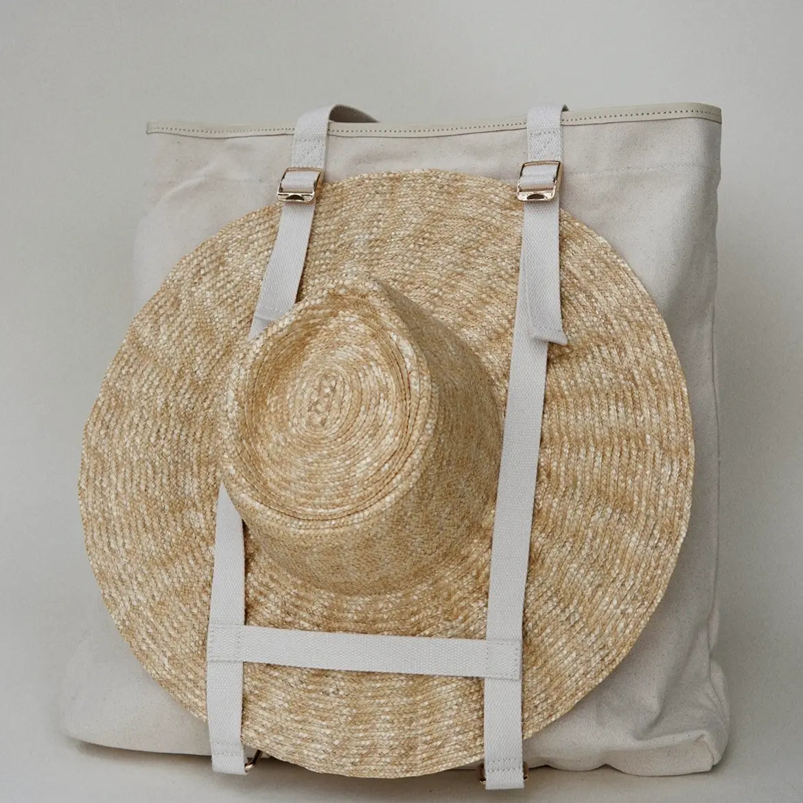 On Holiday 2.0 Hat Travel Tote