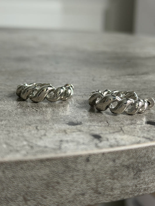 Kendal Twisted Hoop Earrings (Silver)