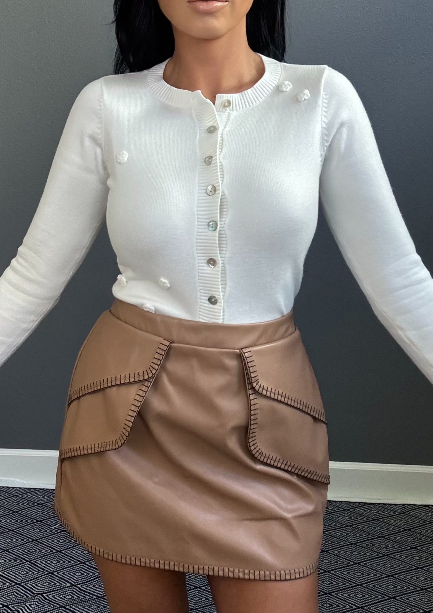 EMA FLOWER BUD KNIT CARDIGAN SWEATER (IVORY)