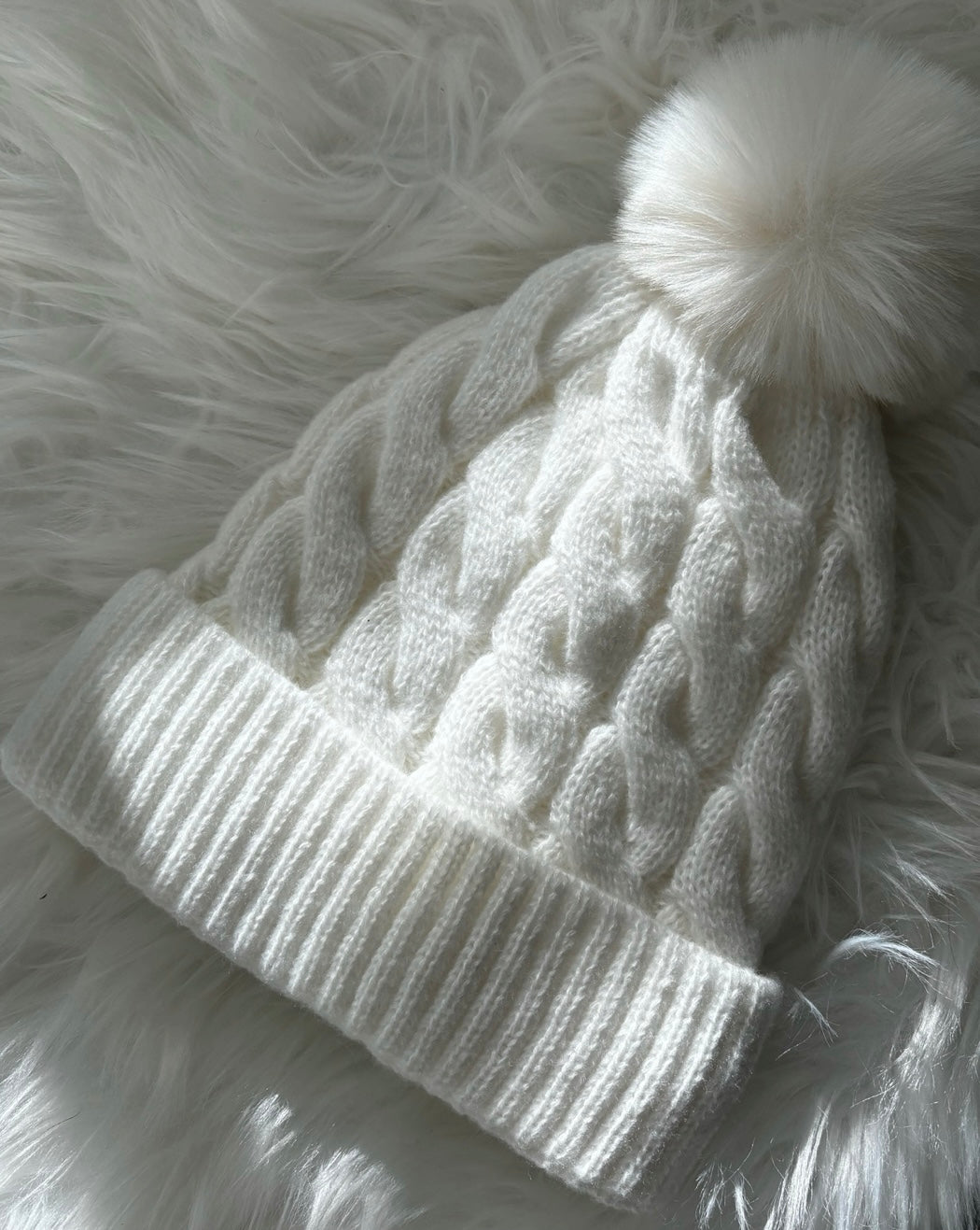 Lotiv Cable Knit Pom Pom Beanie Hat