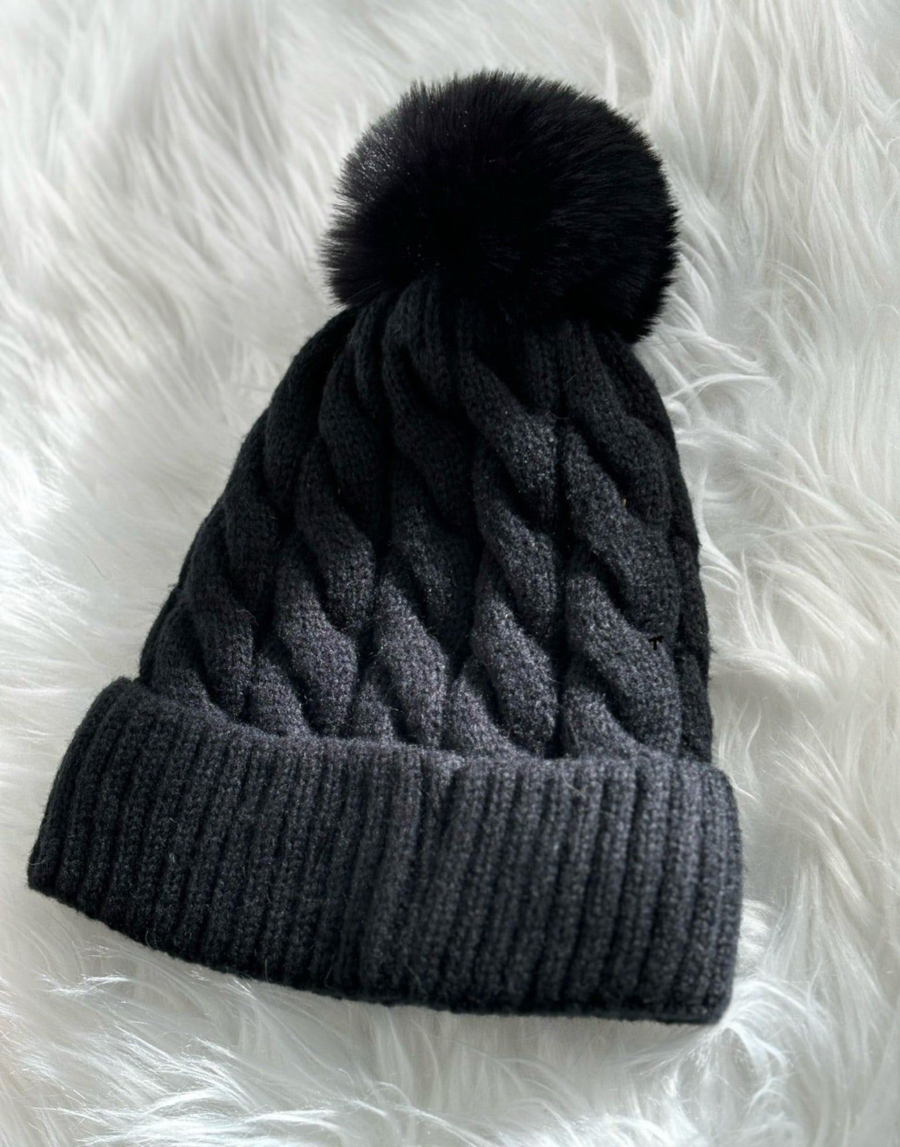 Lotiv Cable Knit Pom Pom Beanie Hat