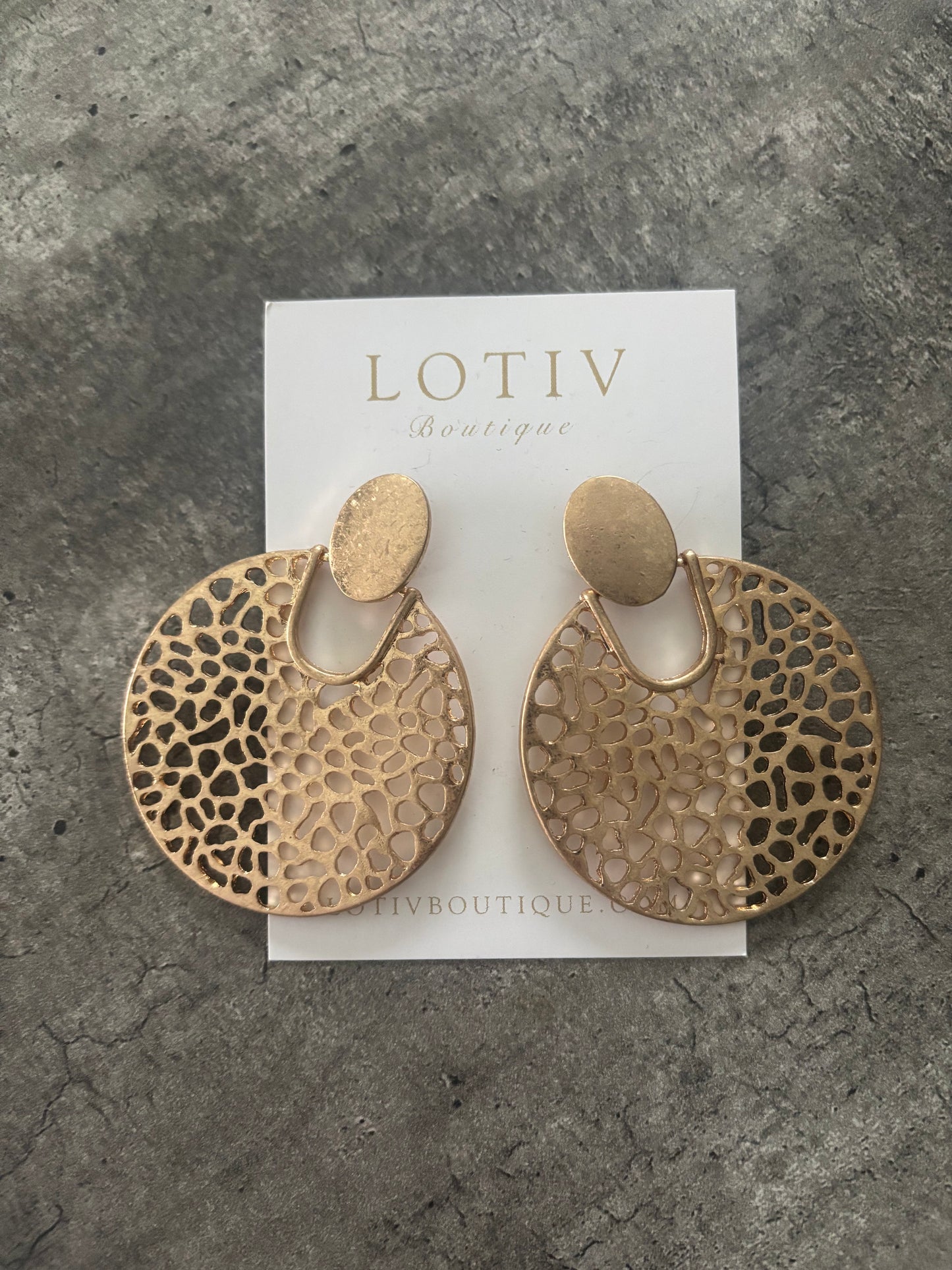 Chella  Filigree Disc Boho Earrings (Gold)