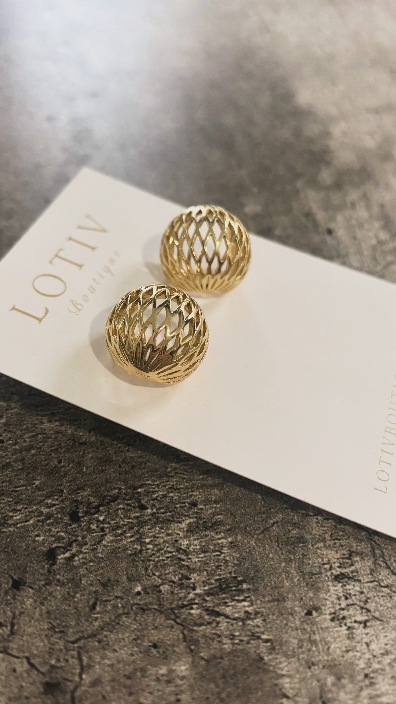 Bianca Round Lattice Stud Hoops (Gold)