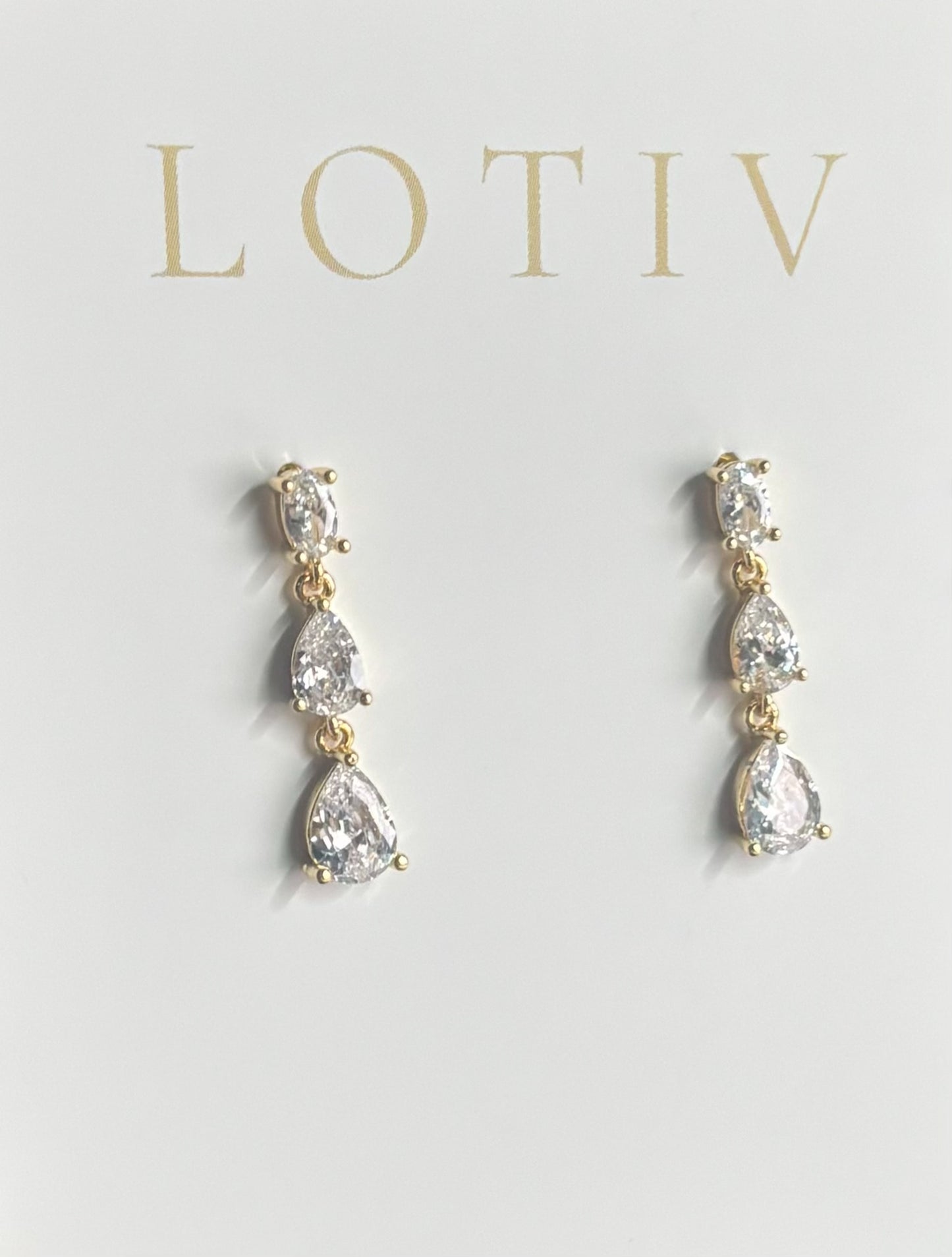 Charia Drop Earrings (Gold)