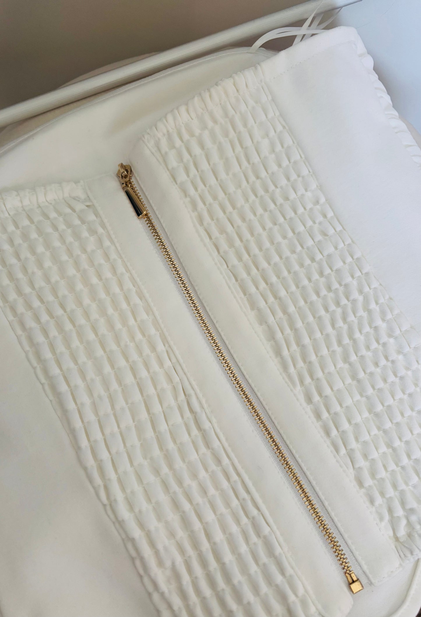 SUTTON STRAPLESS RUCHED TOP (WHITE)