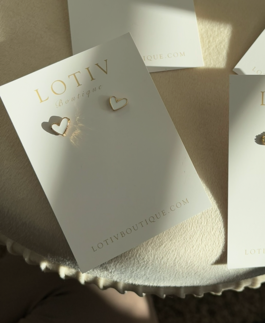 Lover Heart Earring Stud (White & Gold)