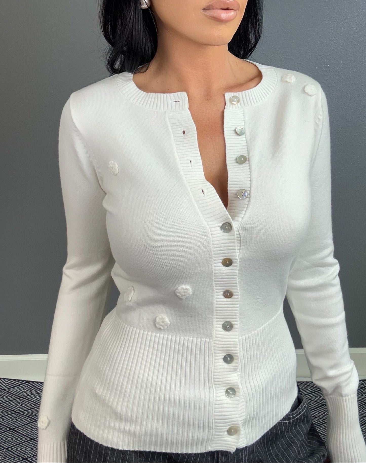 EMA FLOWER BUD KNIT CARDIGAN SWEATER (IVORY)