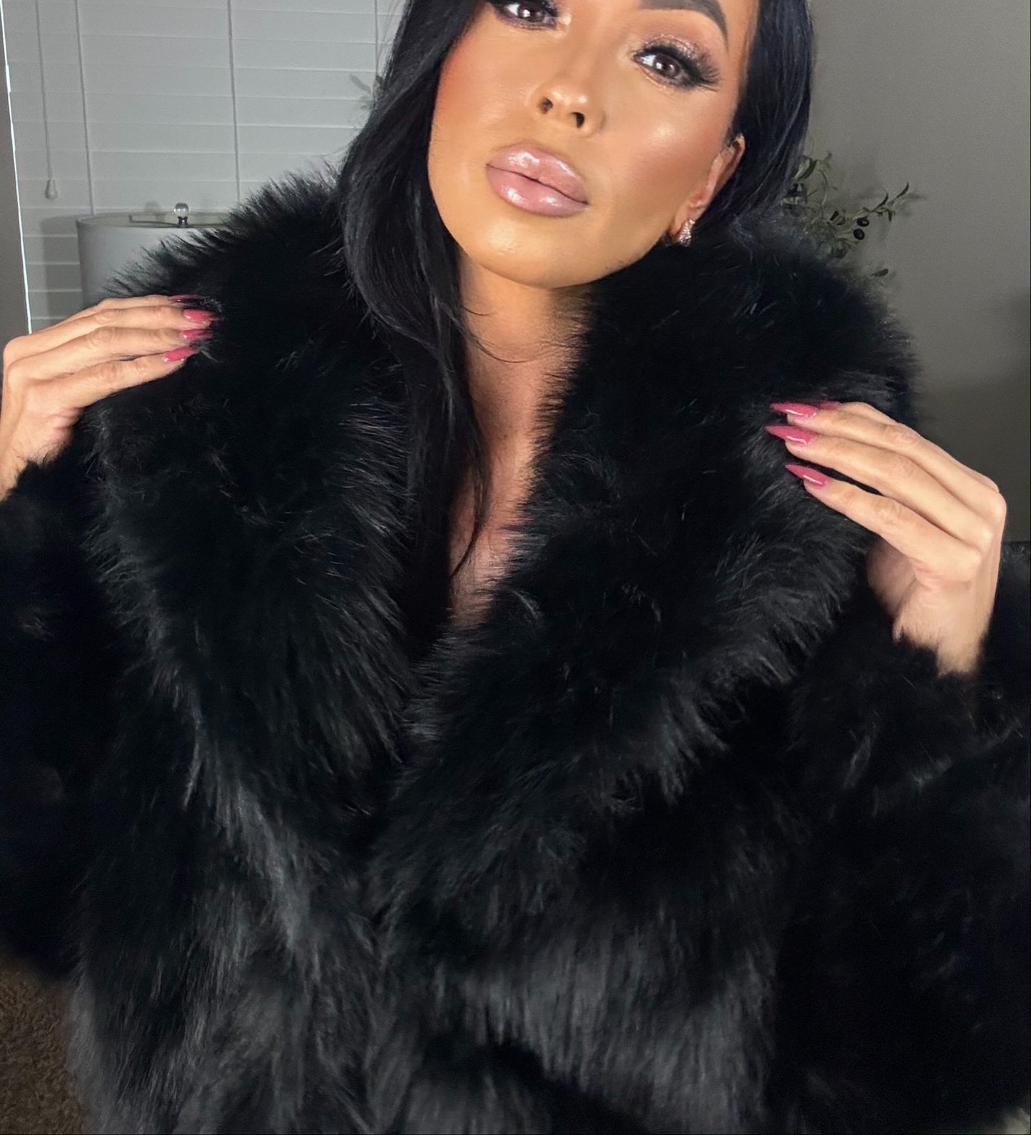 Lotiv Faux Fur Coat (Black)