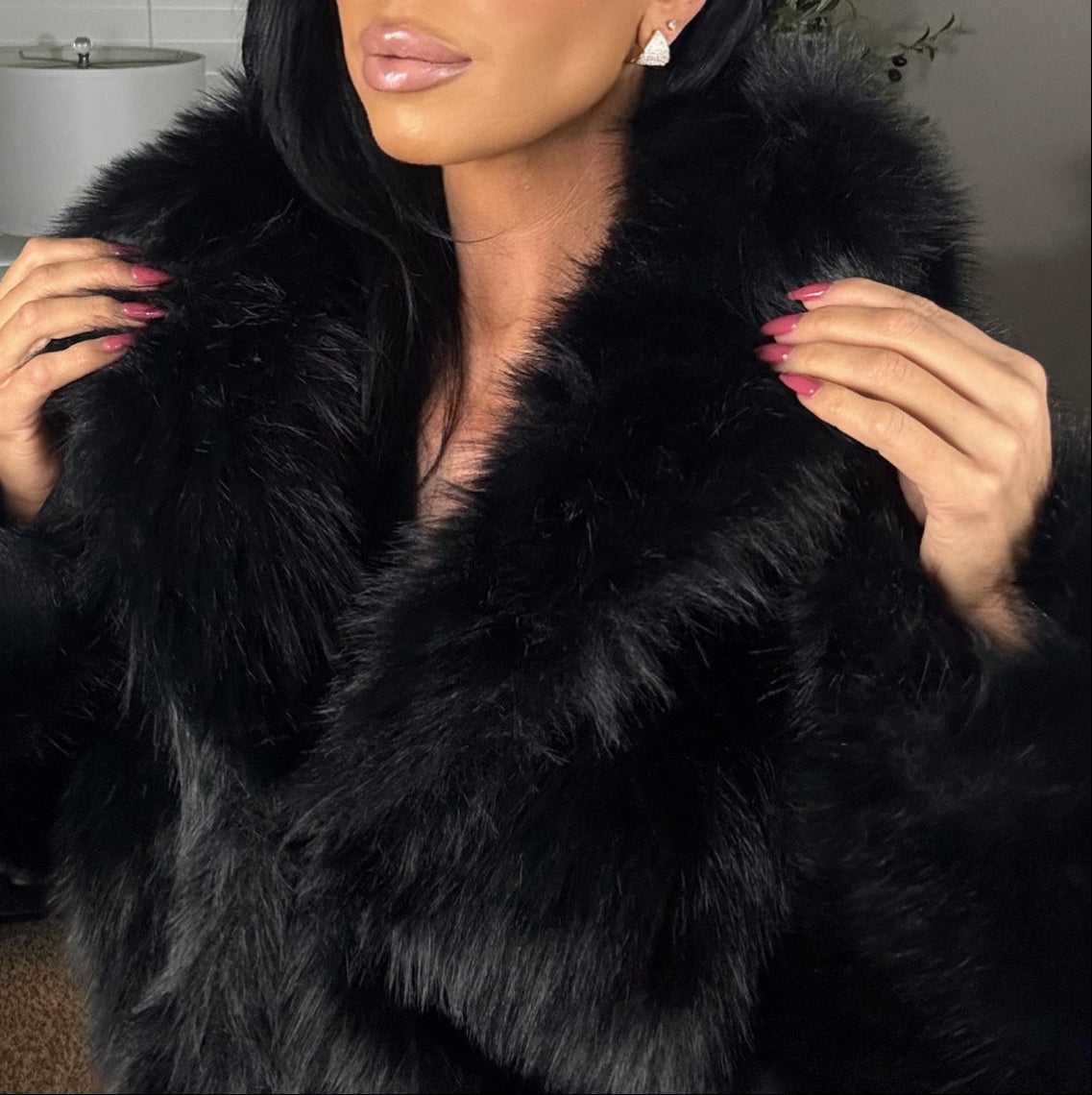 Lotiv Faux Fur Coat (Black)