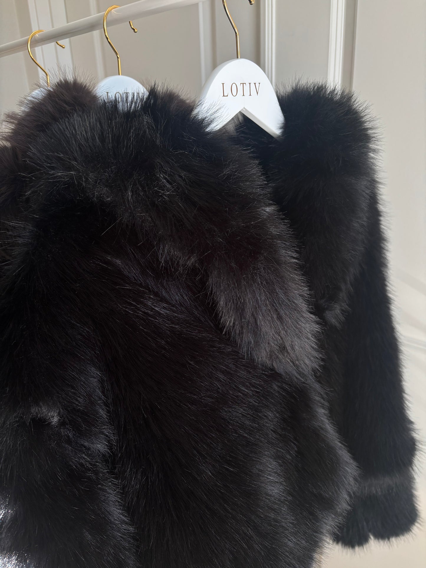 Lotiv Faux Fur Coat (Black)