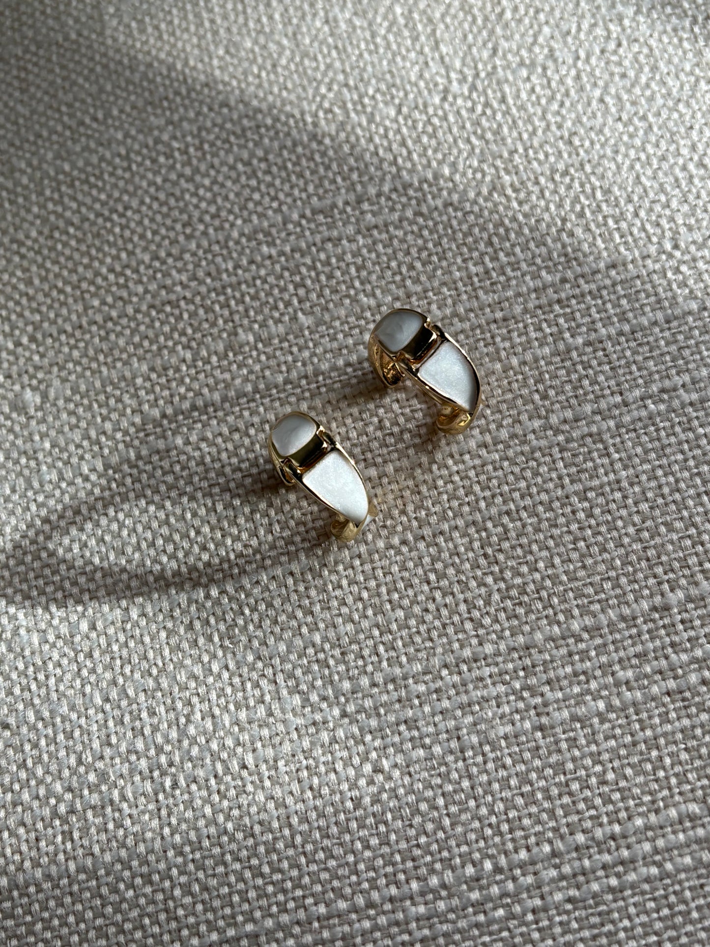 EVA WHITE PEARLIZED HUGGIES