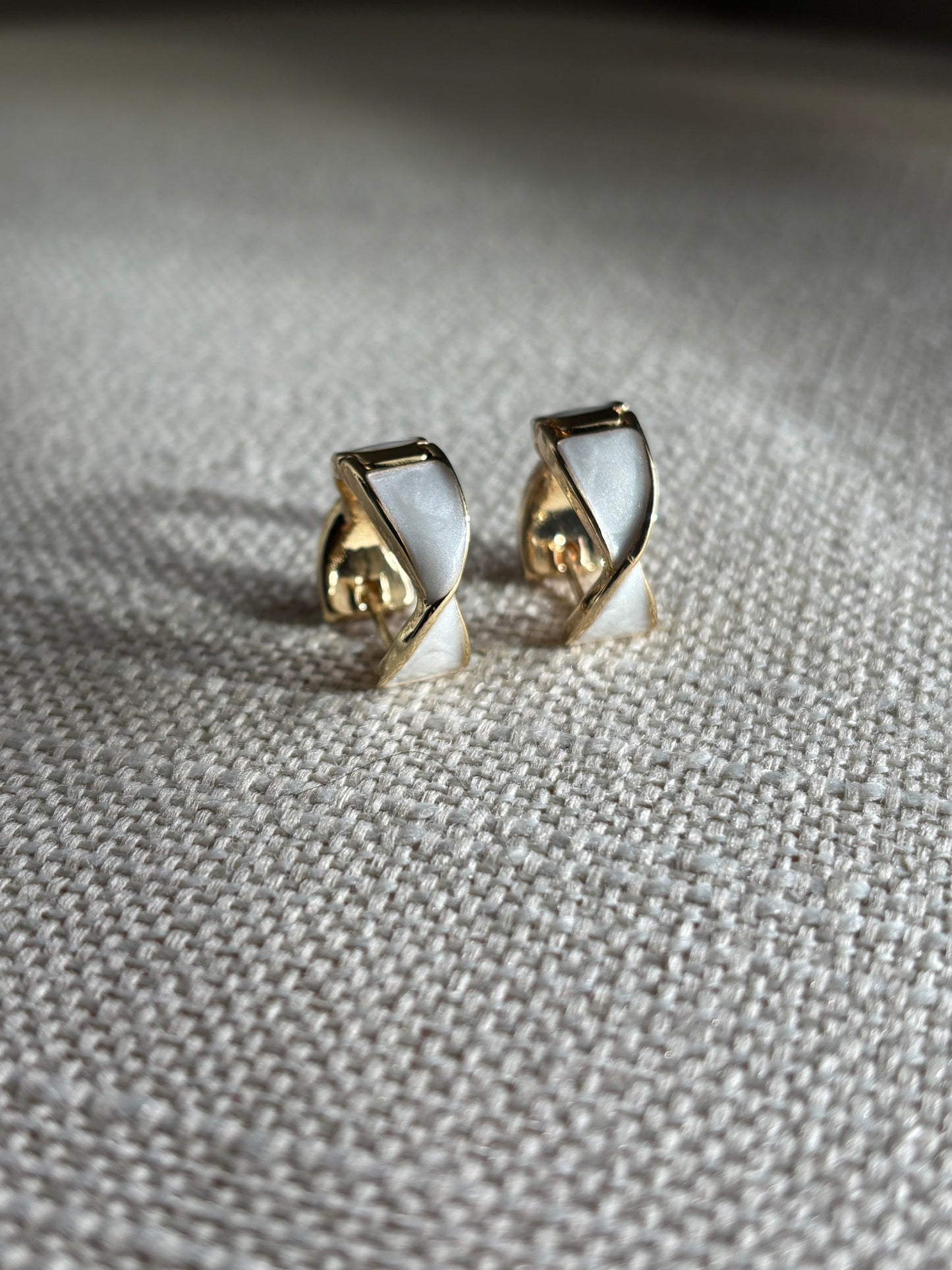 EVA WHITE PEARLIZED HUGGIES