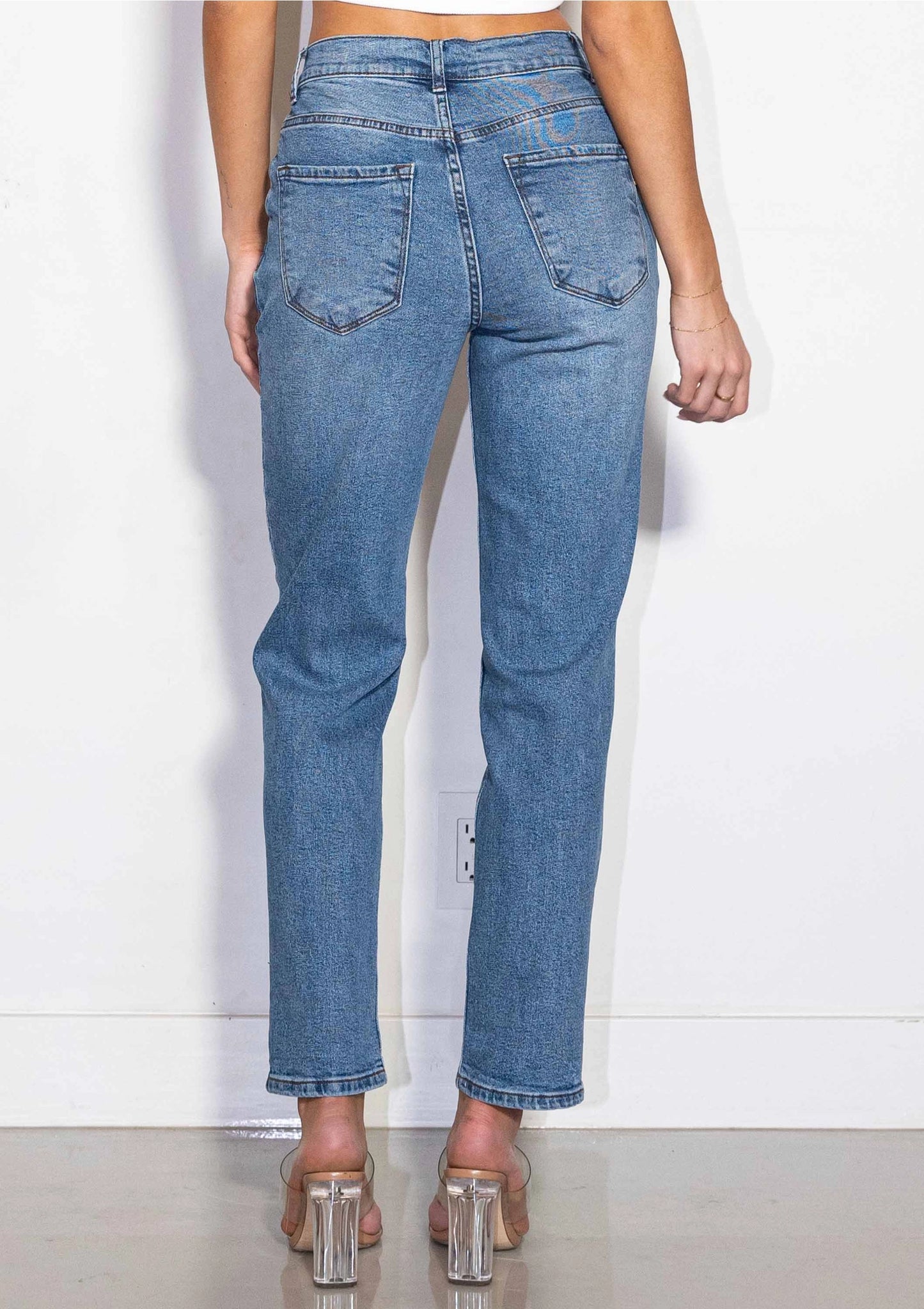 The Arlo Pleated High Waisted Mom Jeans (Medium Wash)