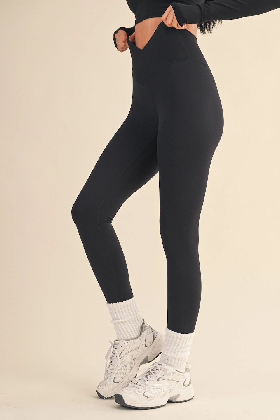 KIM STUDIO CROSSOVER LEGGINGS (BLACK)