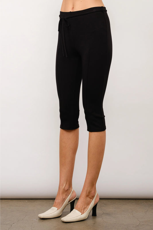Lorenze Smooth Stretch Capri Pants (Black)