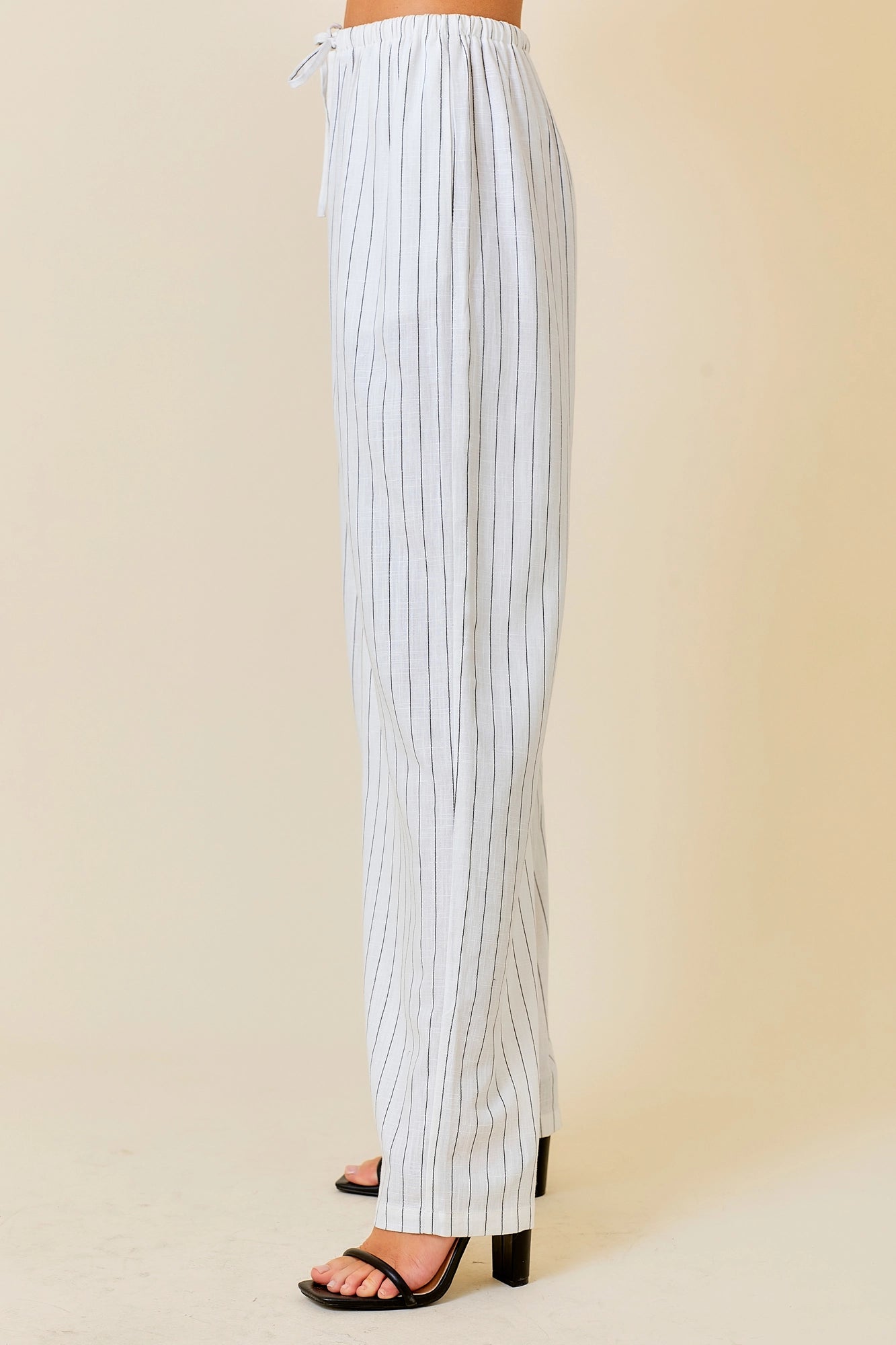 The Hamptons Striped Linen Set (White)